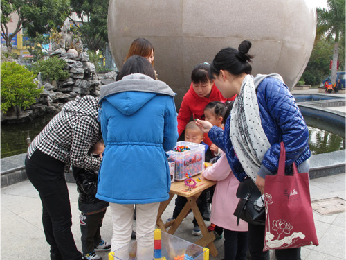 樂(lè)為親子教學(xué)藝術(shù)玩具是家長(zhǎng)和孩子溝通的好橋梁！